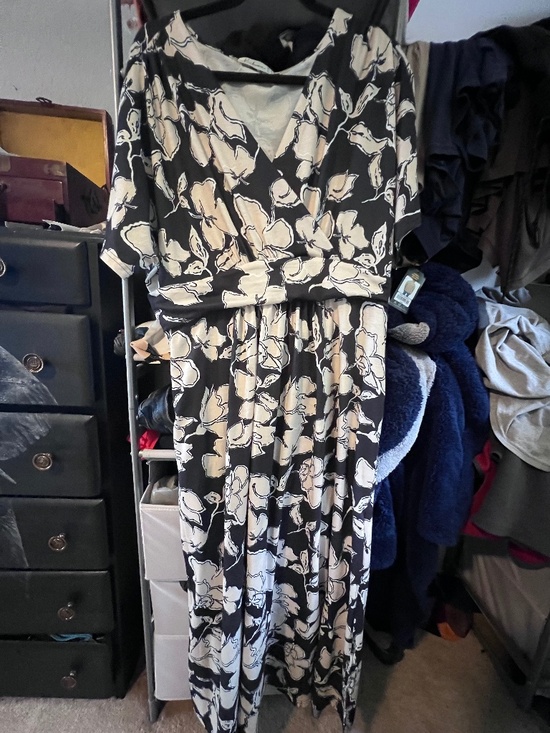 Dresses & Skirts - Faux wrap around dress, high waisted